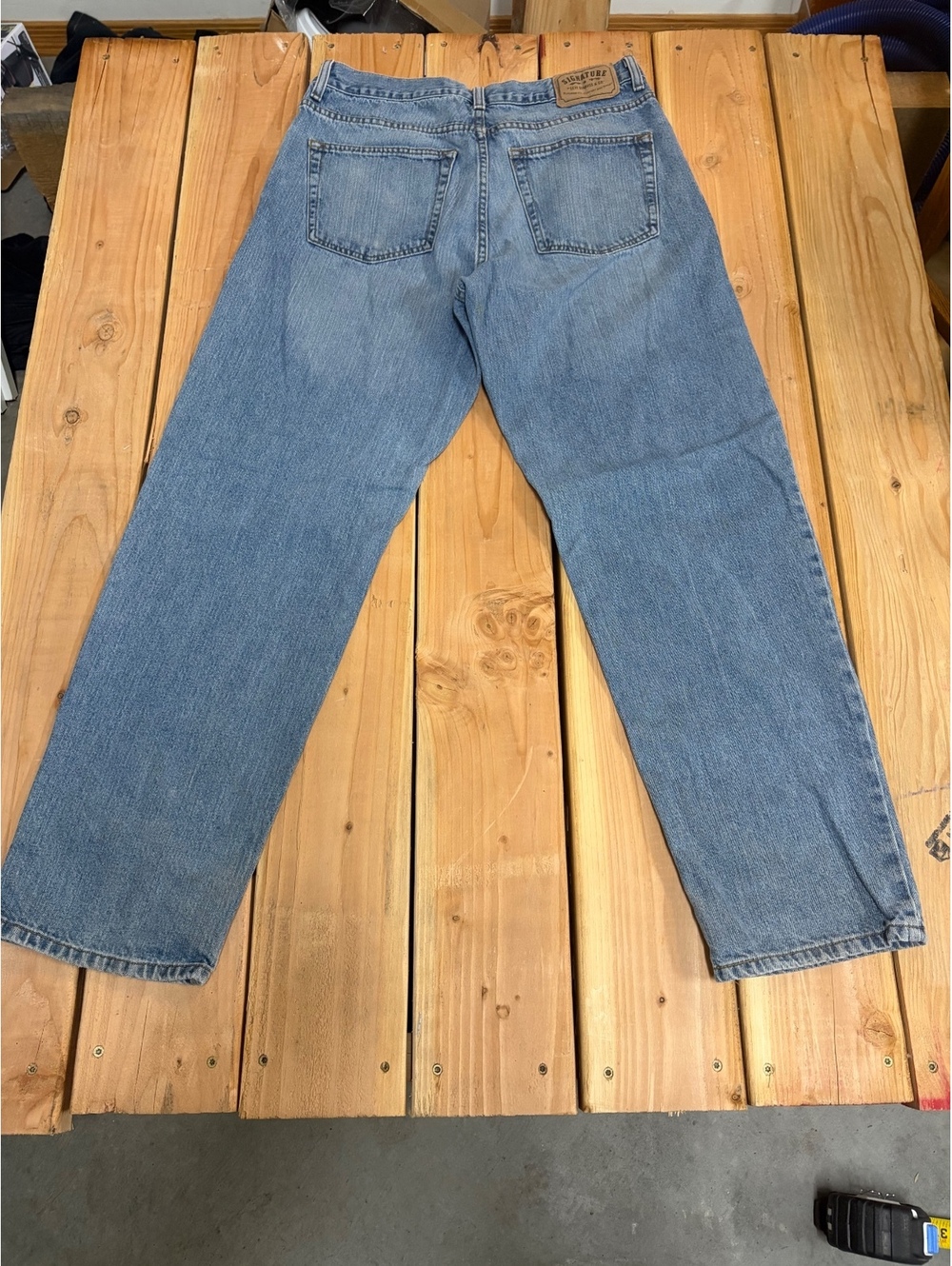 2000’s Signature Relaxed Fit Light Blue Denim Jeans W33 L32